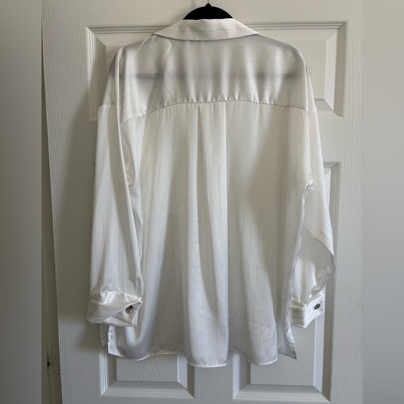 NWOT ZARA Women’s White Button-Up Shirt - Picture 2 of 4